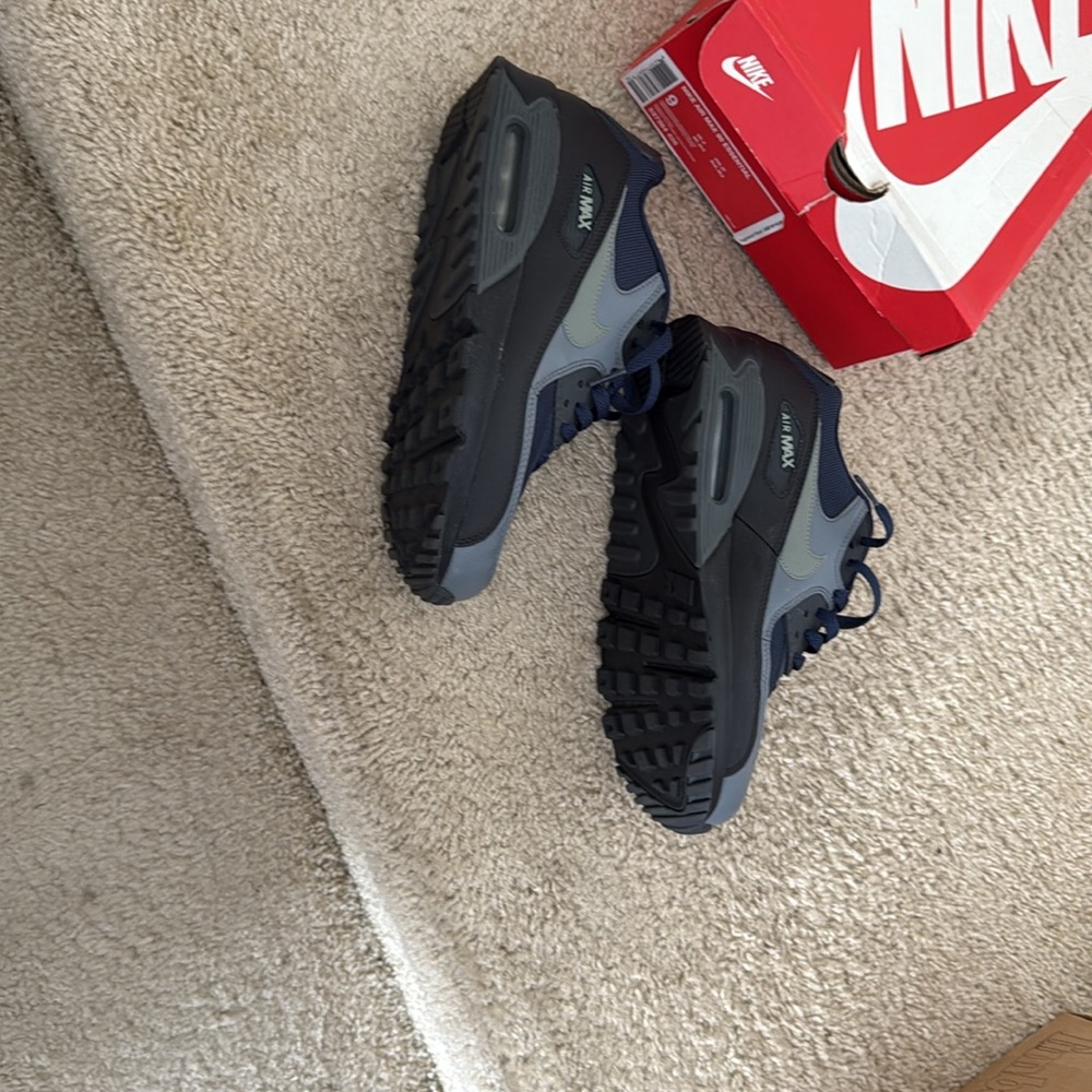 Men’s Nike Air Max - Picture 2 of 5